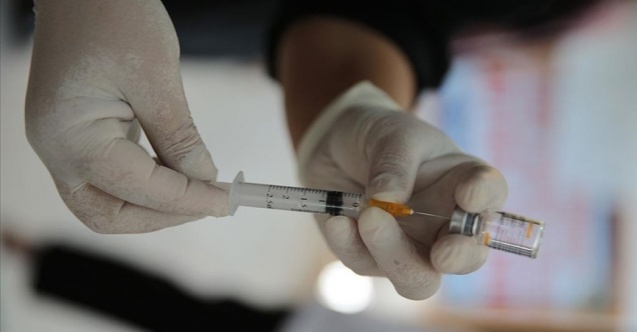 AB'de nüfusun yarısından fazlası Kovid-19'a karşı takviye doz aşı yaptırdı