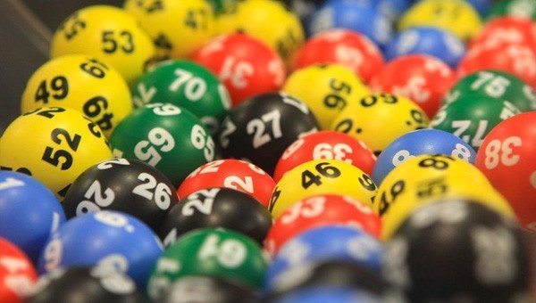 Hangi faktörler bir kişinin şans oyunlarında kaybetme riskini artırır?