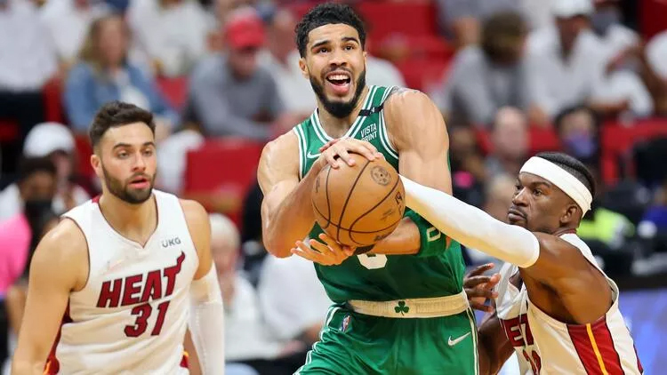 Heat'i yenen Celtics, NBA Doğu Konferansı final serisine tutundu