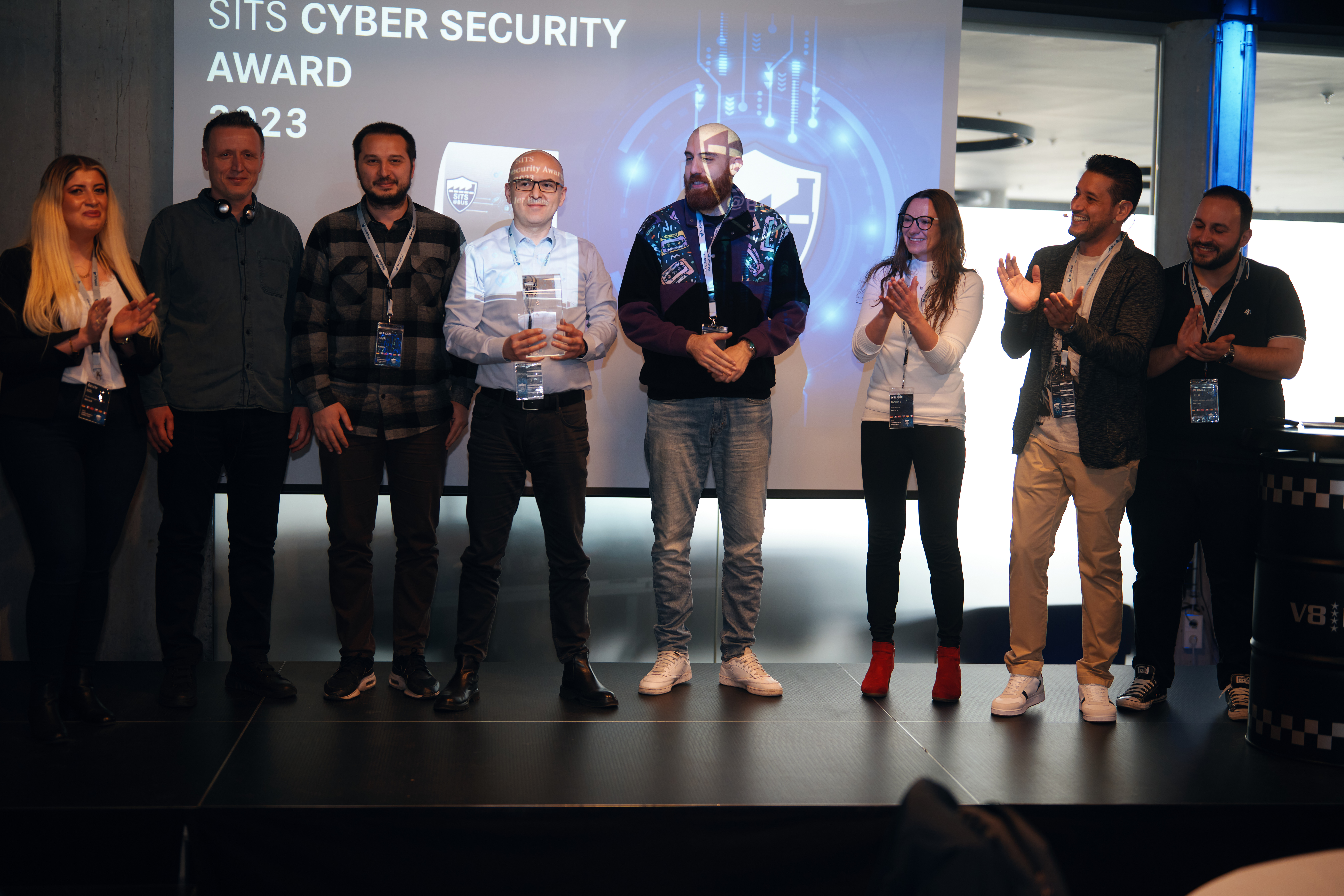 Mercedes-Benz Türk ‘Cyber Security for OT 2023’ zirvesinden ödülle döndü