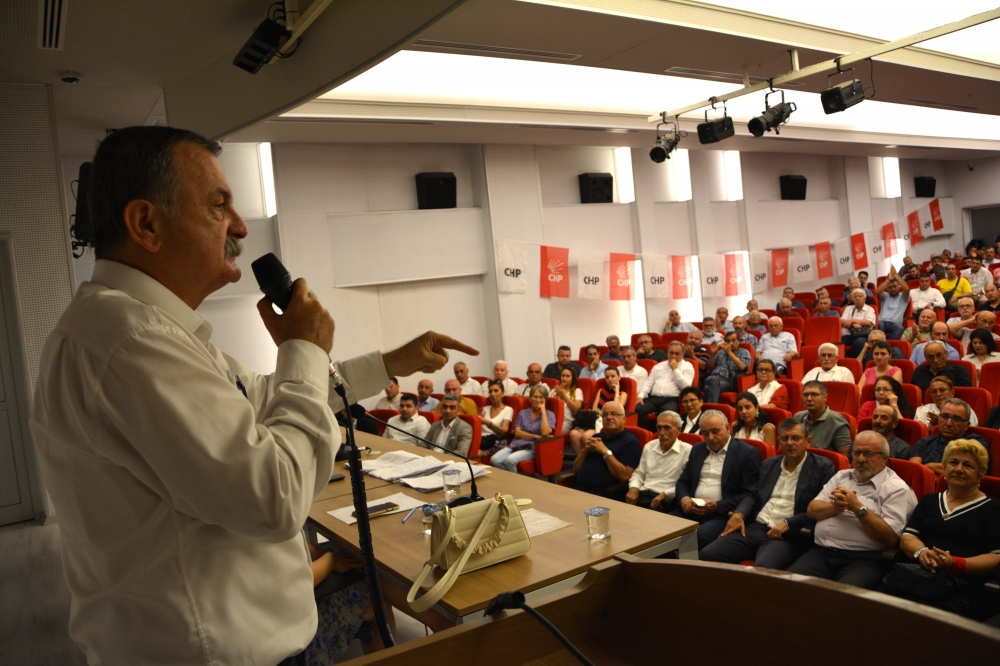 CHP Grup Başkanı Özgür Özel, Manisa'deki ilçe kongresine katıldı