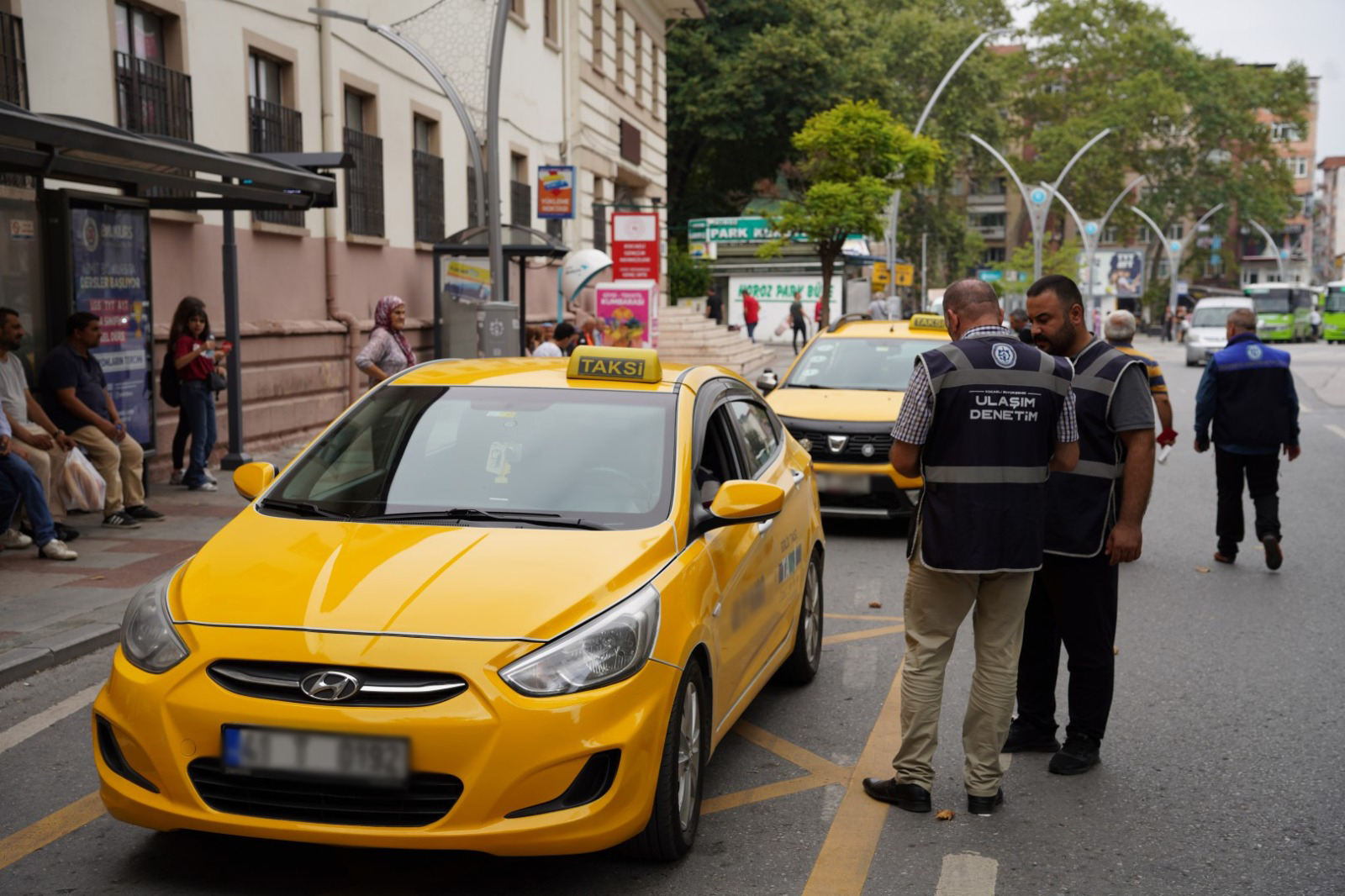 Büyükşehir ticari taksileri denetliyor