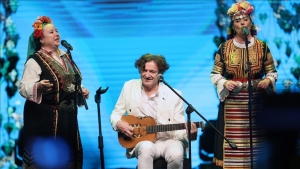 Ünlü sanatçı Goran Bregovic, "Türkiye Yüzyılı" şarkısına eşlik etti
