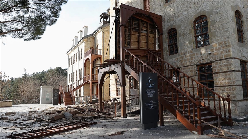 Yedi Güzel Adam Edebiyat Müzesi depremlerde zarar gördü