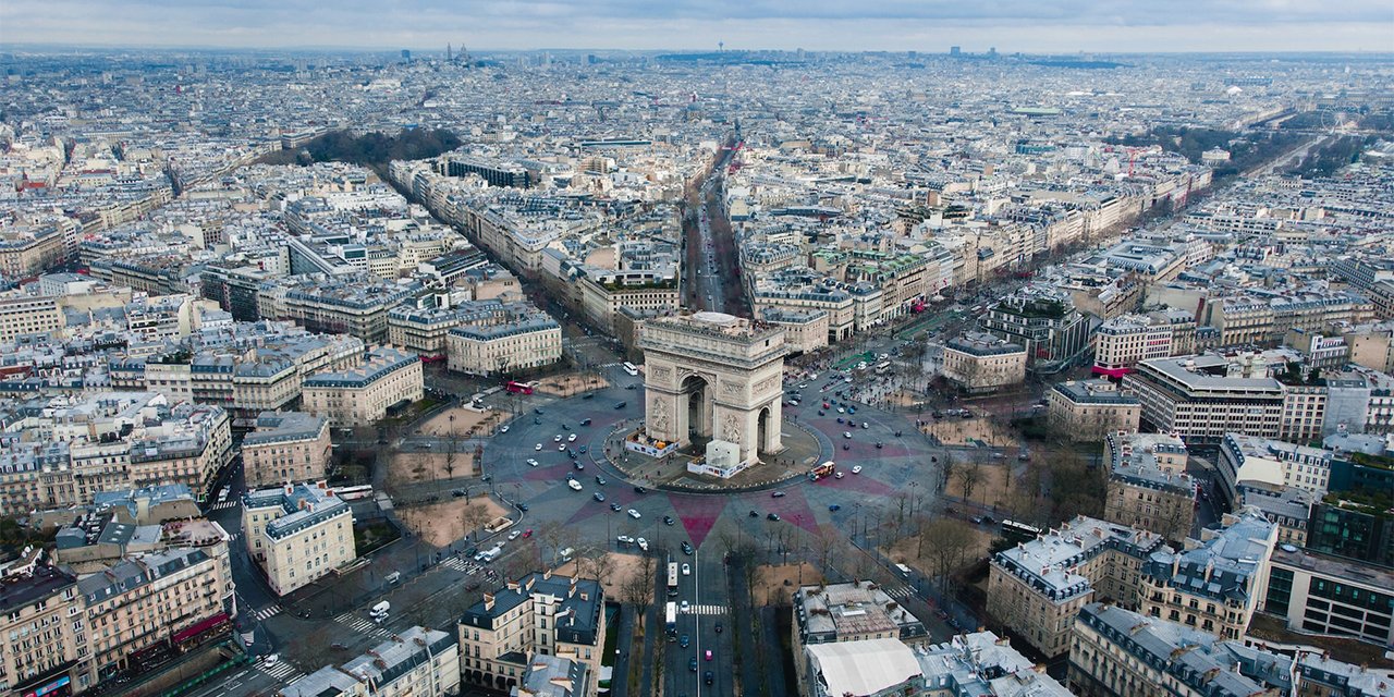 Paris Nefes Alıyor: Başkent Gün İçinde Araç Trafiğine Kapatıldı