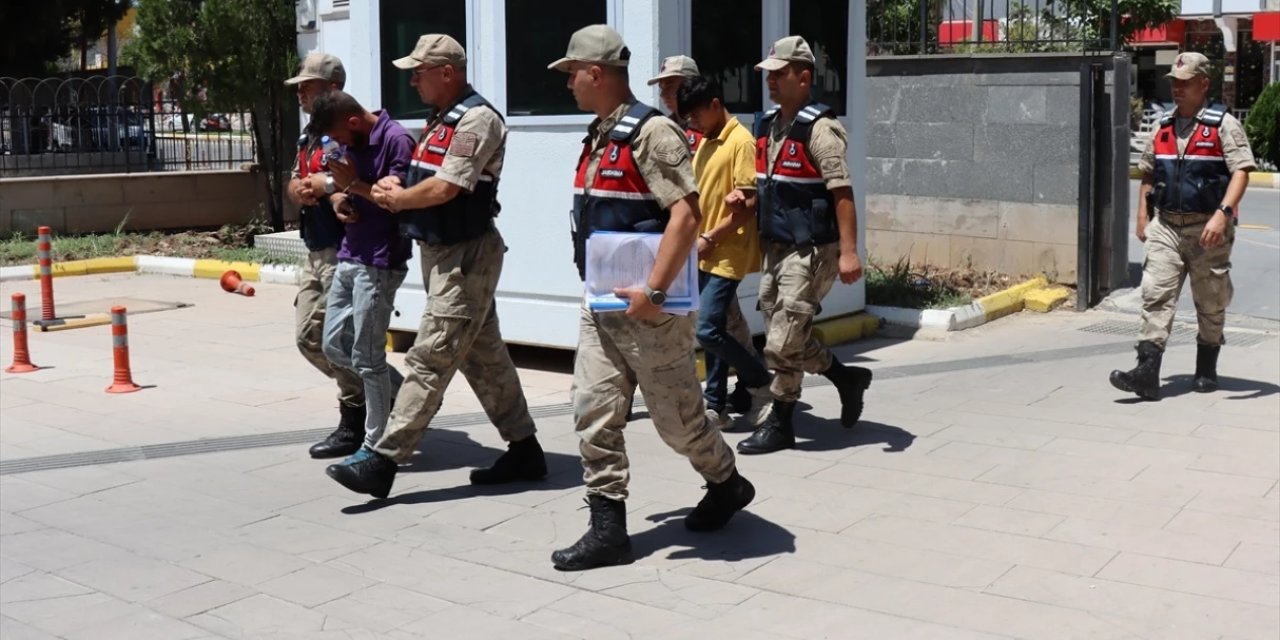 Kilis'te hırsızlık yaptıkları iddiasıyla 2 kişi tutuklandı