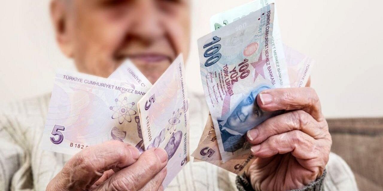 Emeklilere Özel 29 Ekim İkramiyesi: 5000 TL Hesaplara Yatırılacak İddiası