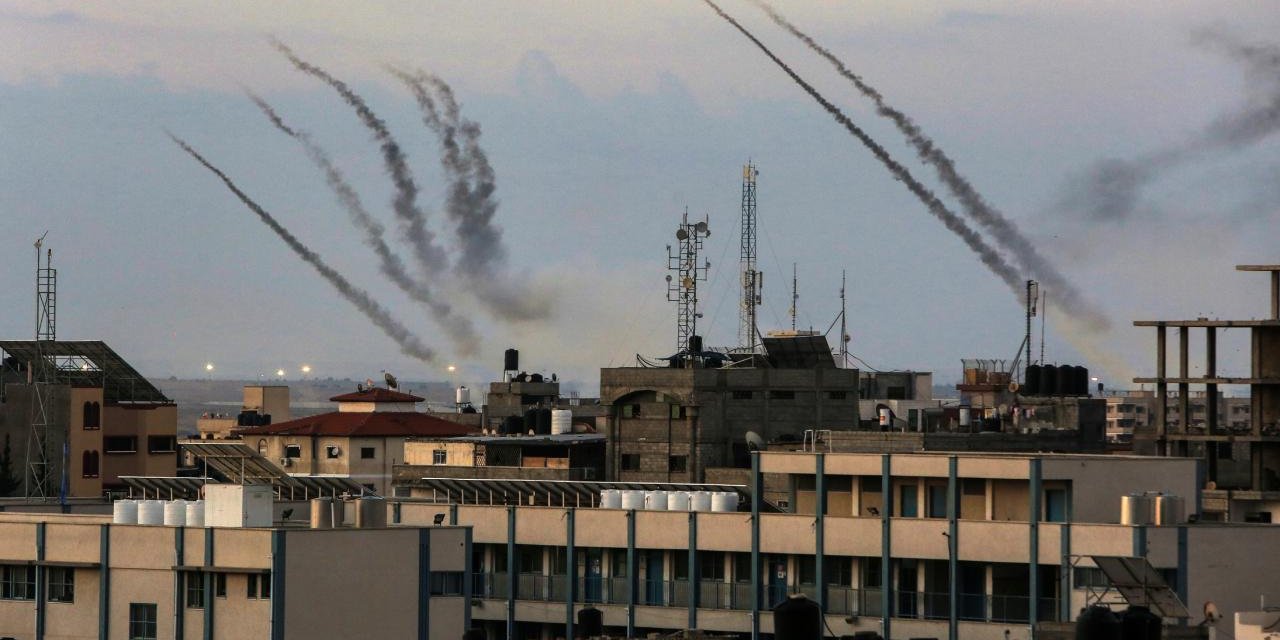 Hamas İsrail'e 150 roket attı