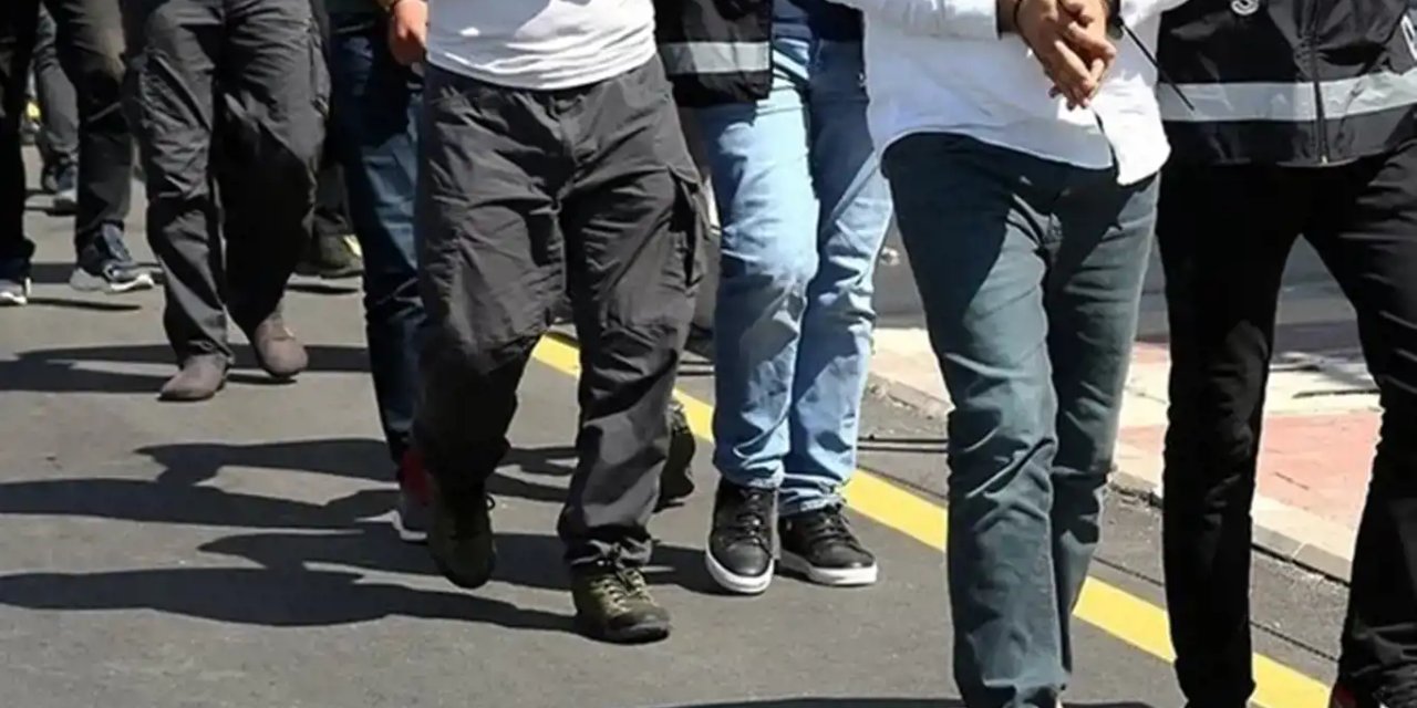Manisa'da bir kişinin öldüğü silahlı kavgayla ilgili 8 şüpheli tutuklandı