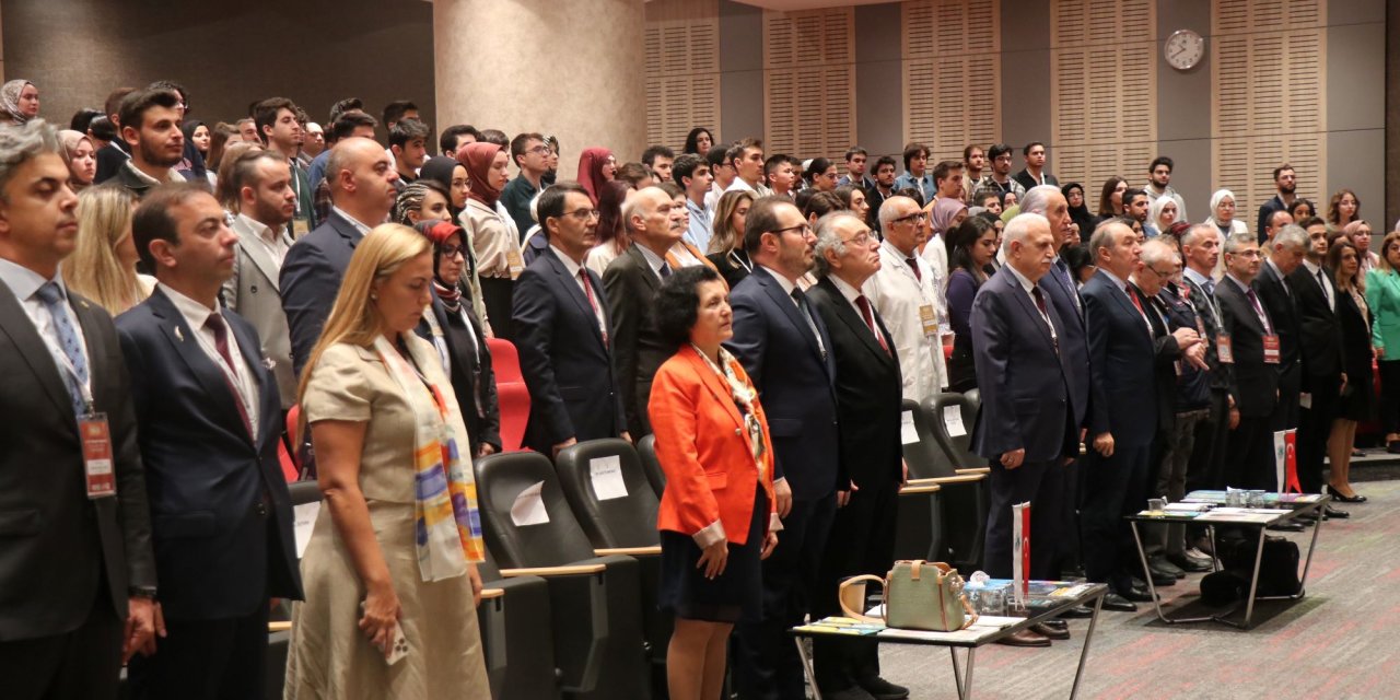 Doğal Afetlere Tıbbi Yaklaşım: 2. Tıp Öğrenci Kongresi Üsküdar Üniversitesi'nde Gerçekleştirildi