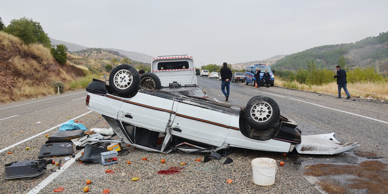 Adıyaman'da otomobil devrildi: 5 kişi yaralandı