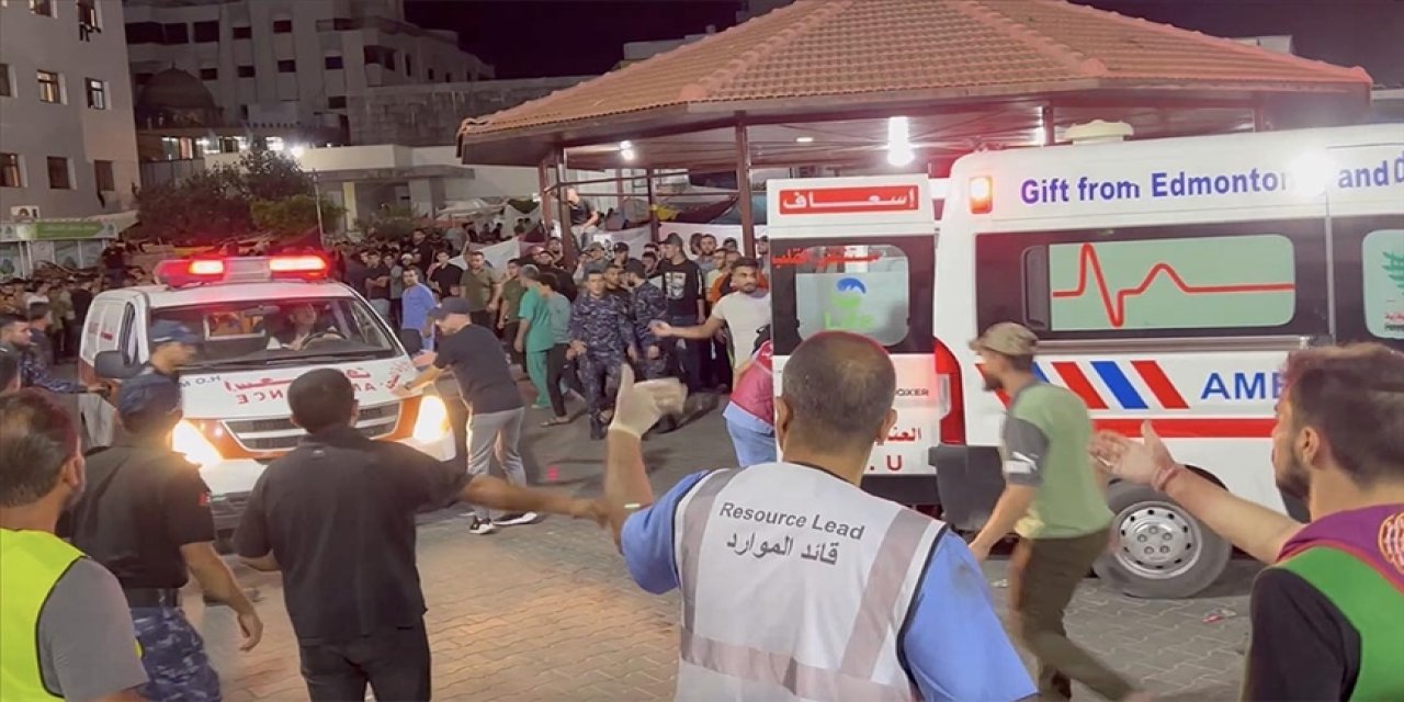 İsrail'in Gazze'deki El-Ehli Baptist Hastanesini bombalaması sonucu 500 kişi öldü