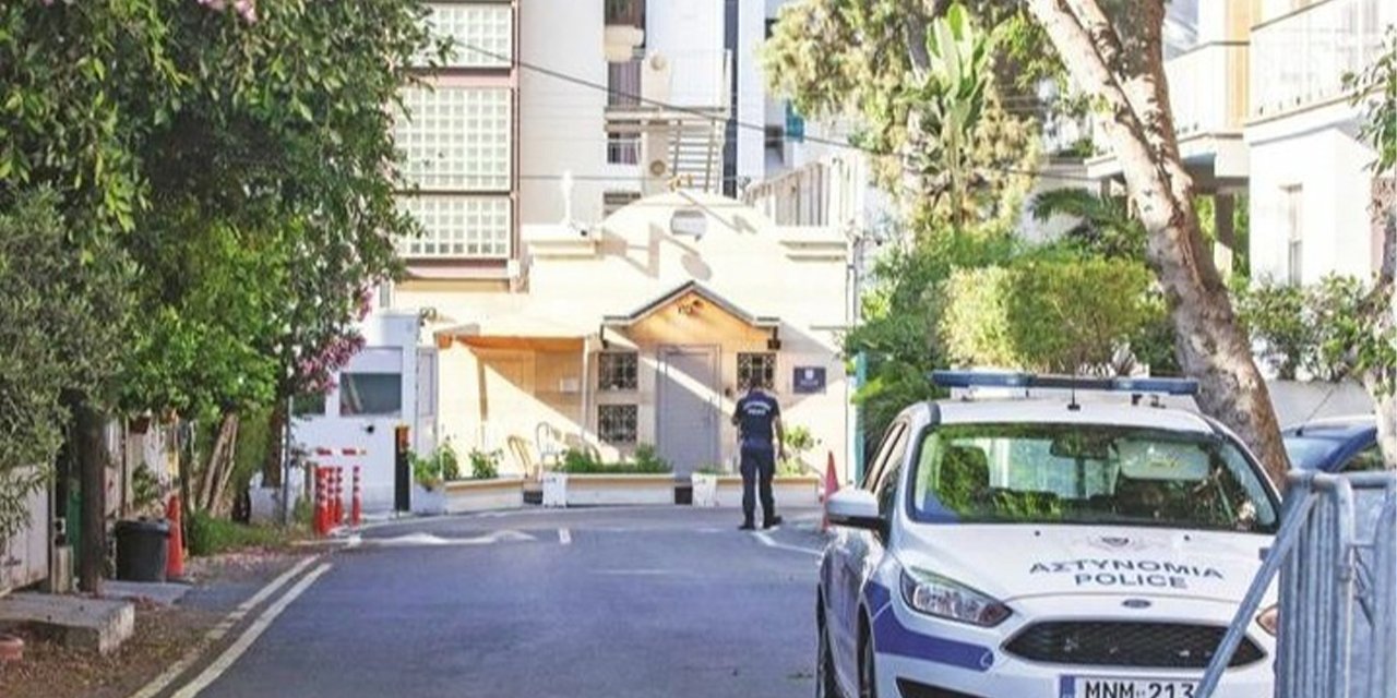 Güney Kıbrıs Rum Yönetimi'ndeki İsrail büyükelçiliği yakınına bomba atıldı