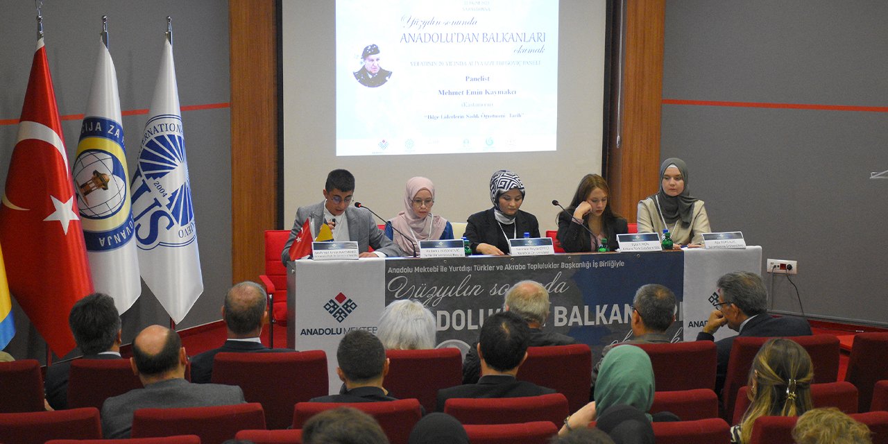 Bosna Hersek'te Vefatının 20. Yılında Aliya İzetbegoviç paneli düzenlendi