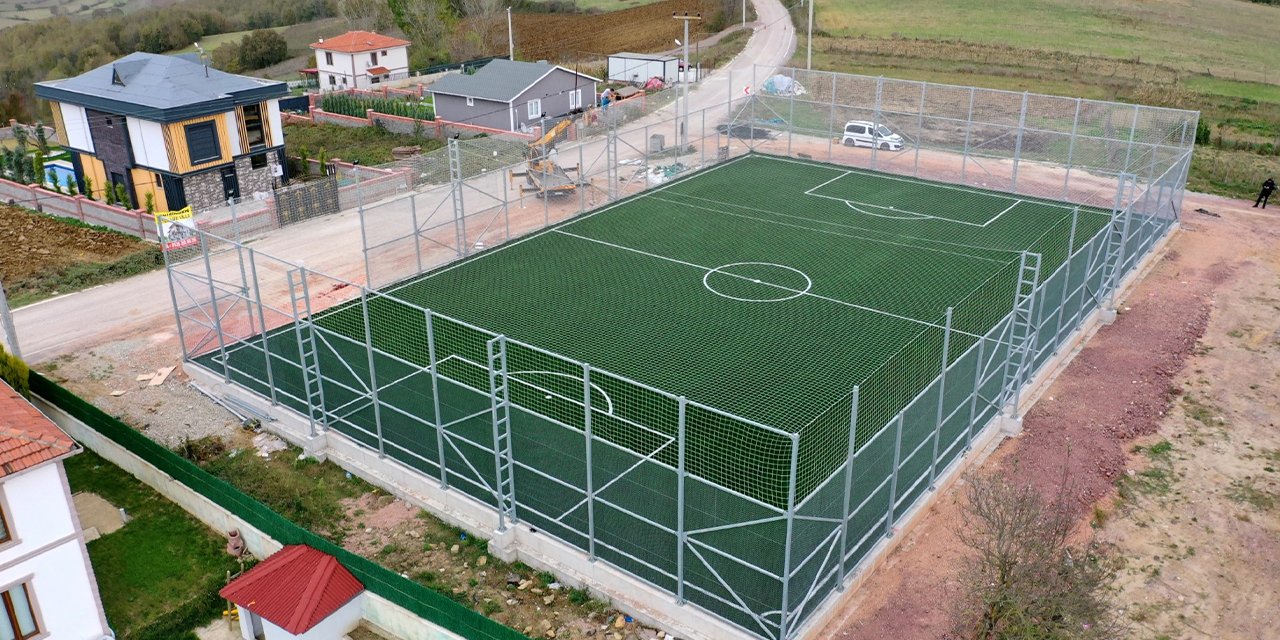 Kocaeli Büyükşehir’den köylere futbol sahası