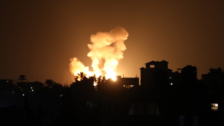 İsrail ordusu Şifa hastanesine gece saldırdı