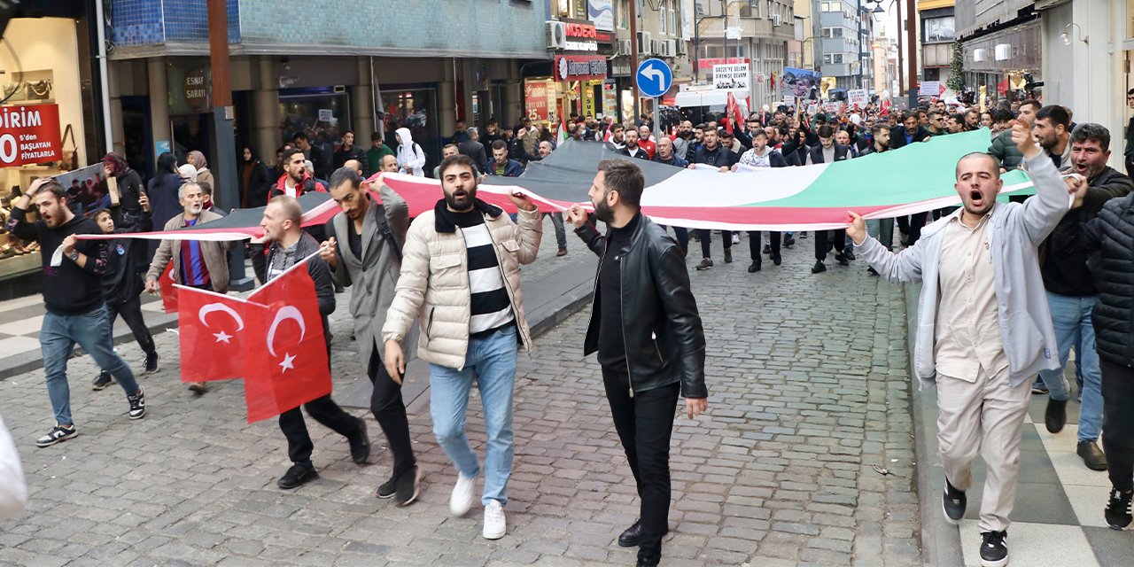 Trabzonspor taraftar dernekleri Filistin'e destek için yürüdü