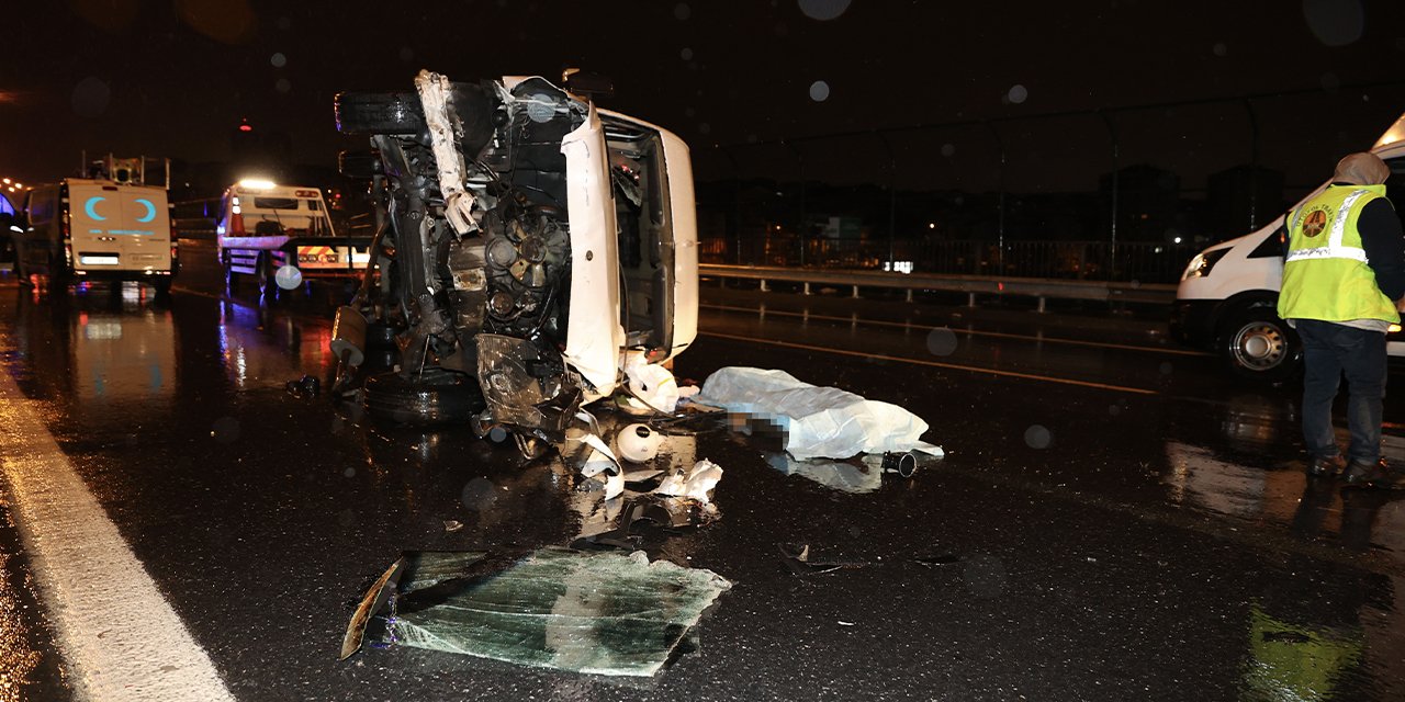 Bağcılar'da feci kaza: Minibüsün sürücüsü hayatını kaybetti