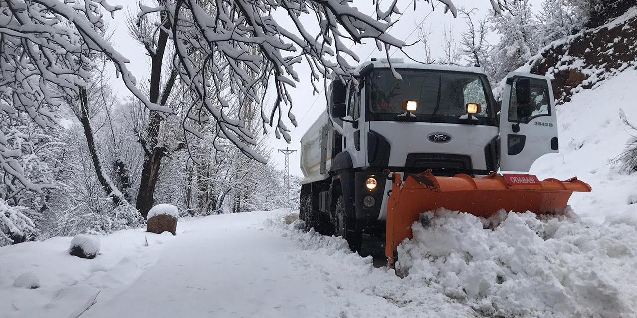 Van, Hakkari, Bitlis ve Muş'ta Kar Engeli: Yollar Kapalı, Hayat Zorlaşıyor