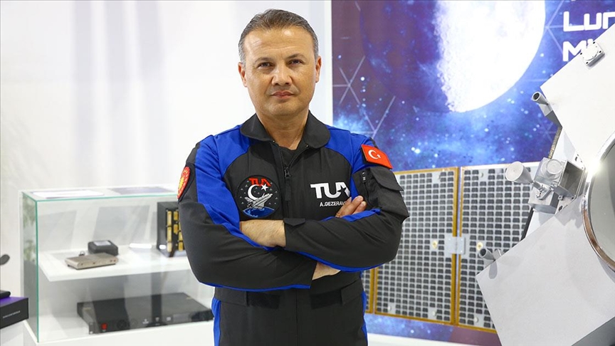 Türkiye'nin ilk astronotu Gezeravcı deney çalışmalarına devam ediyor