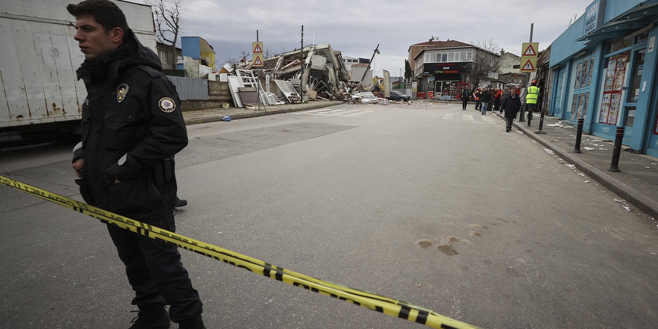 İBB'den Açıklama: Ümraniye’de çöken bina 3 ay önce boşaltıldı