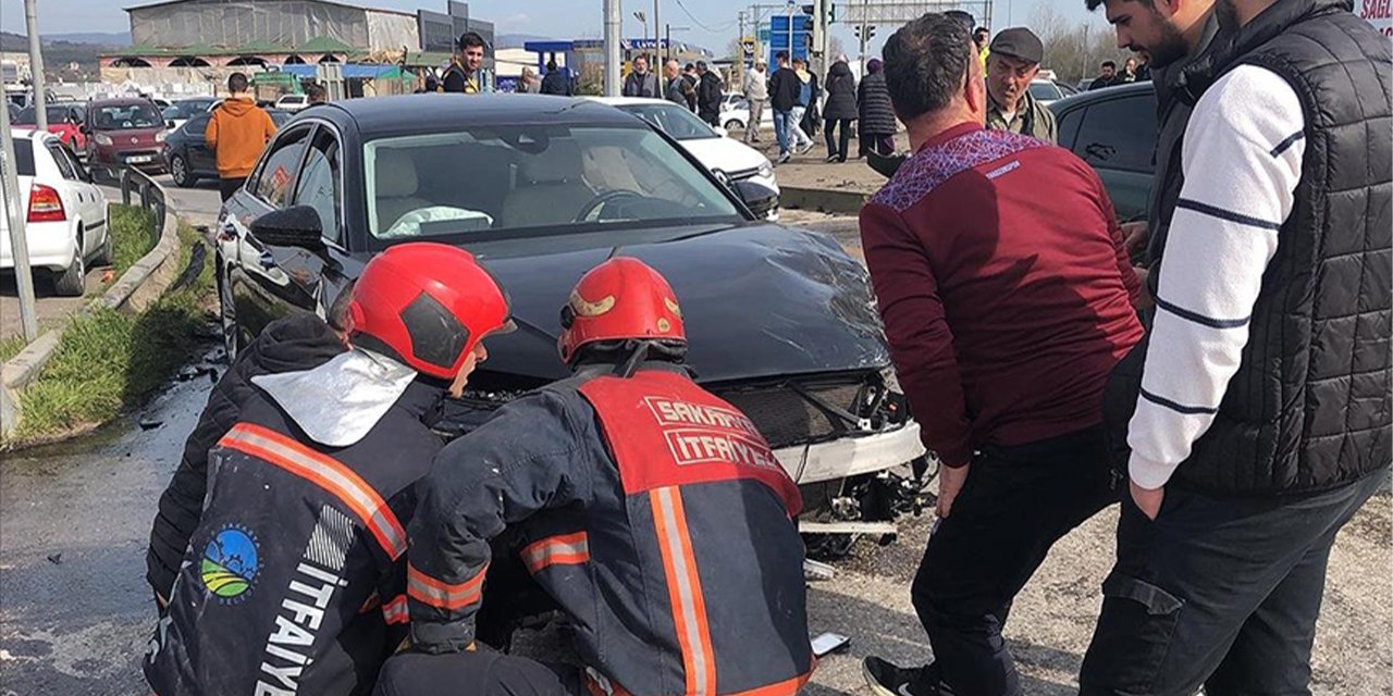 Sakarya'da Trafik Kazası: AK Parti Milletvekili Ali İnci Yaralandı